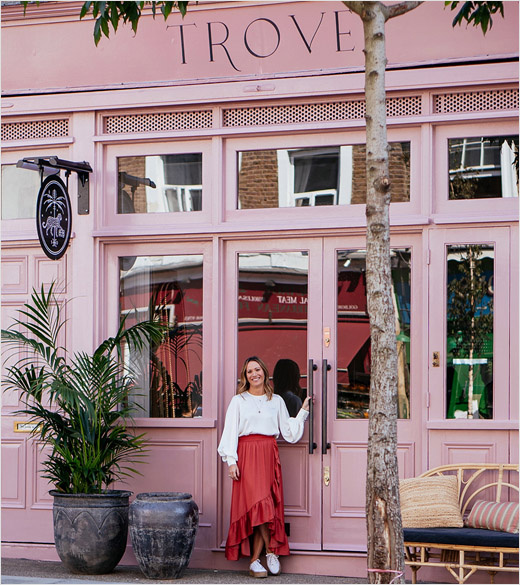 Trove 家具品牌logo設計。由豹+棕櫚樹+鑰匙組合而成