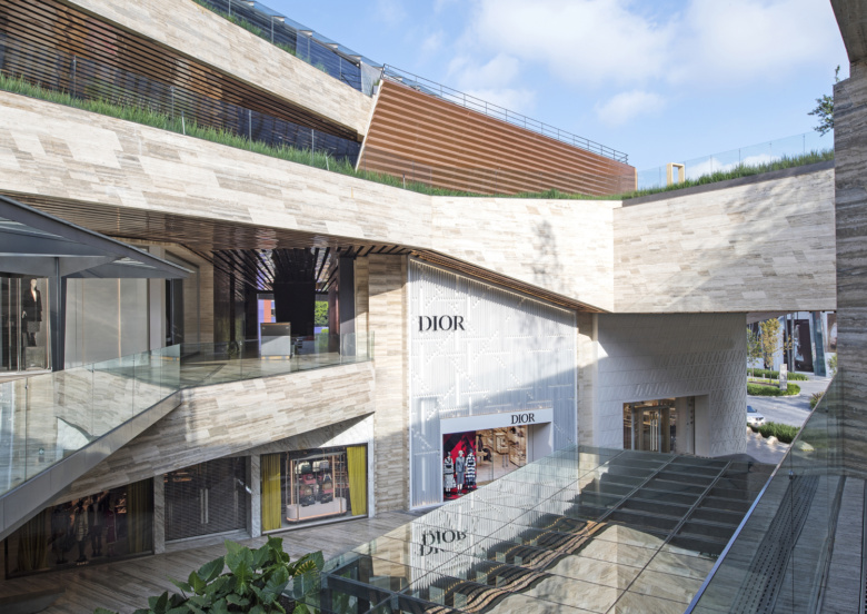 迪奧精品專賣店空間設(shè)計，簡約精致風(fēng)格