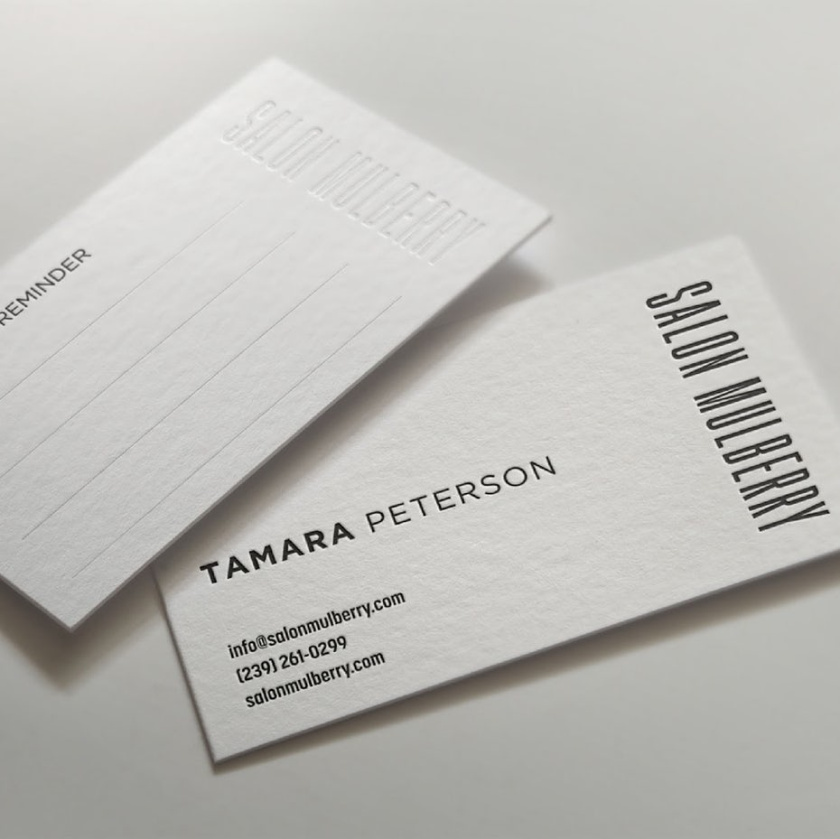 簡單的白色名片設(shè)計(jì)