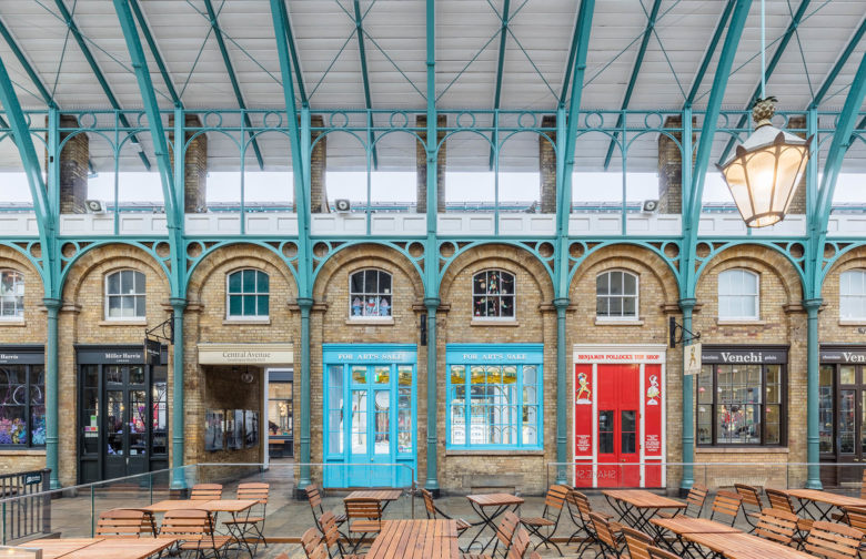 Art''''s Sake 眼鏡旗艦店店鋪空間設計，鏡面拋光黃銅和高光澤度白色木材