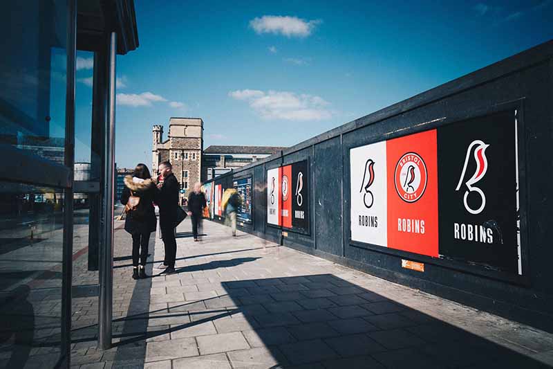 Bristol City足球俱樂部知更鳥新logo設計，讓品牌充滿視覺識別性