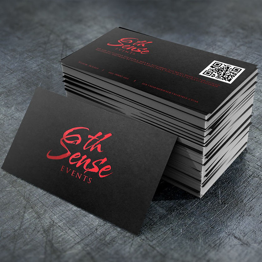 在黑色背景下寫著“第六感事件”的紅色字標(biāo)