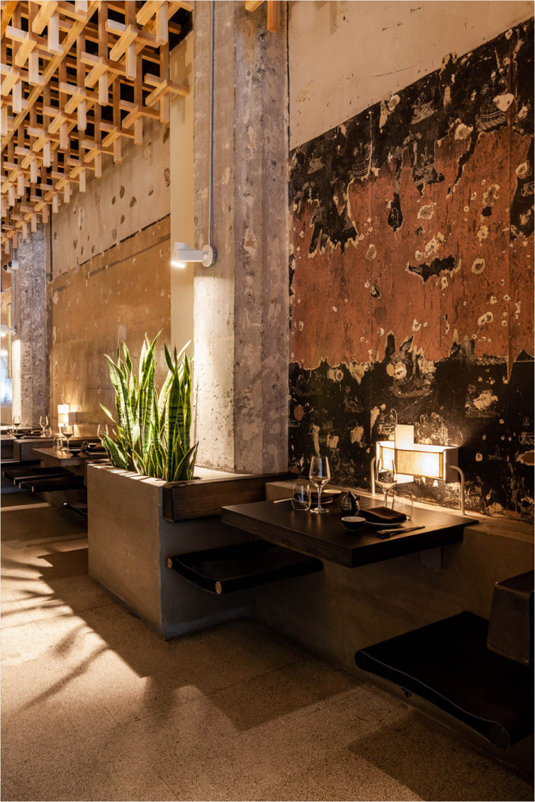 MRDK的Ryu餐廳餐飲空間設(shè)計(jì)，充滿藝術(shù)的頂部裝飾藝術(shù)