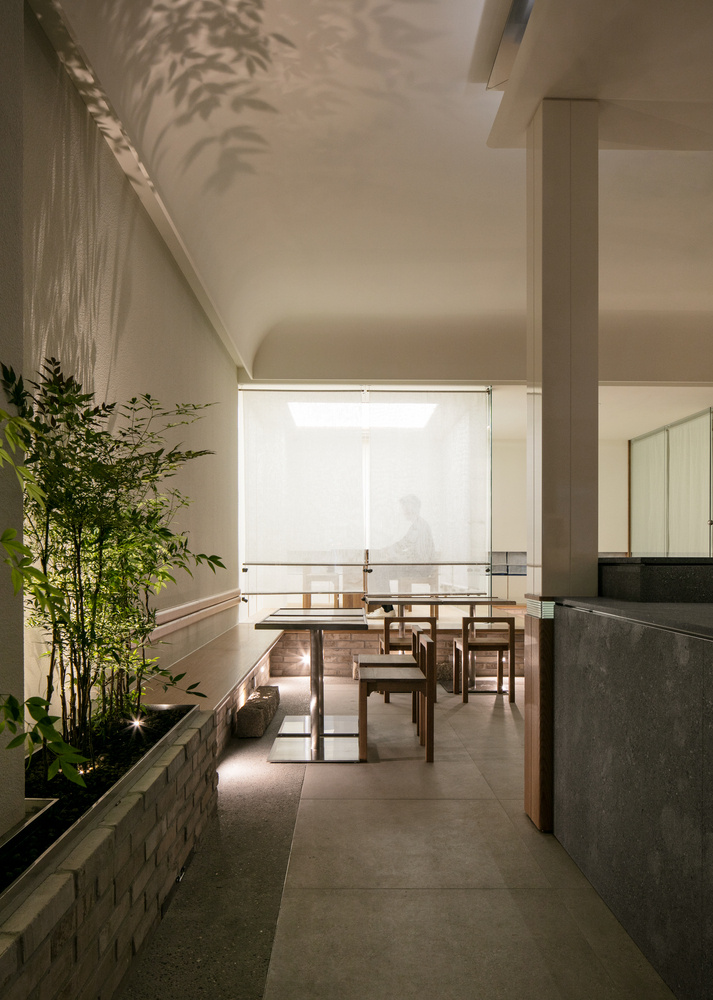  SAEMCafé咖啡店餐飲空間設計，穩定比例的結構美學