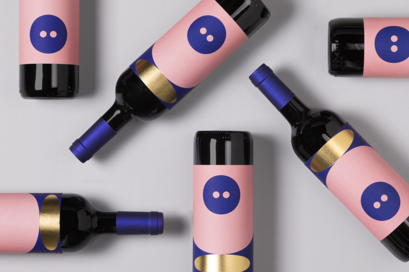 Vi Novell葡萄酒和香檳包裝設(shè)計，可愛的抽象小豬元素