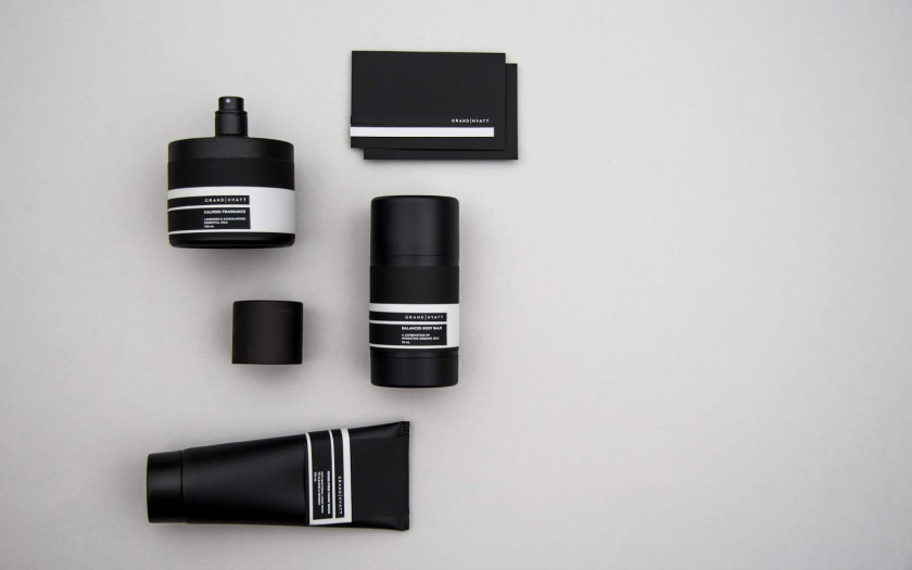 君悅檀香護膚品包裝設計“黑色經典”風格