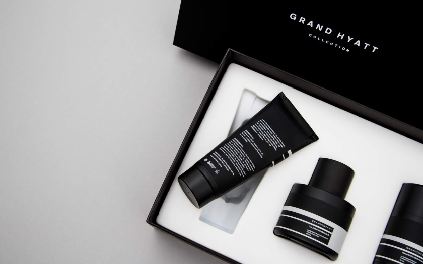 君悅檀香護膚品包裝設計“黑色經典”風格