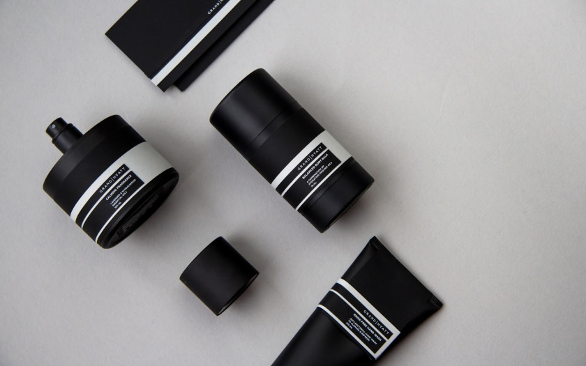 君悅檀香護膚品包裝設計“黑色經典”風格