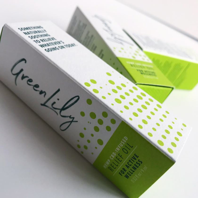 Green Lily綠百合舒緩按摩精油包裝設計，清新的綠色圓點