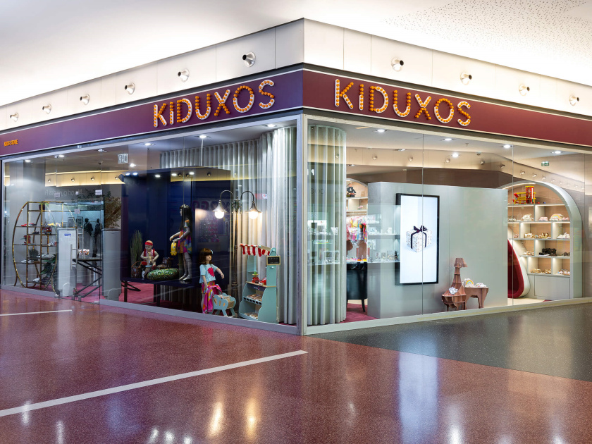 KIDUXOS兒童商店品牌logo設計vi設計與店鋪室內空間設計
