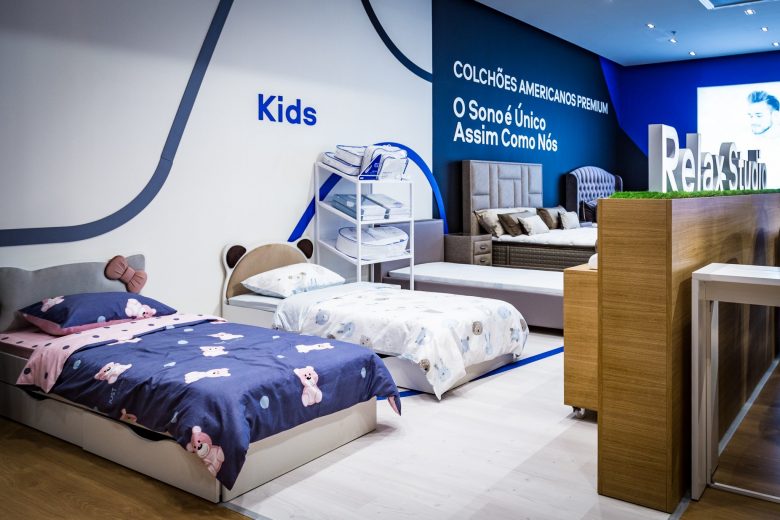 Sleep 8 床墊睡眠店鋪”藍(lán)色科技風(fēng)格“室內(nèi)零售空間創(chuàng)新設(shè)計