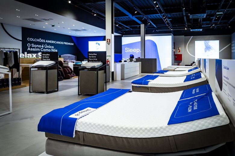 Sleep 8 床墊睡眠店鋪”藍(lán)色科技風(fēng)格“室內(nèi)零售空間創(chuàng)新設(shè)計