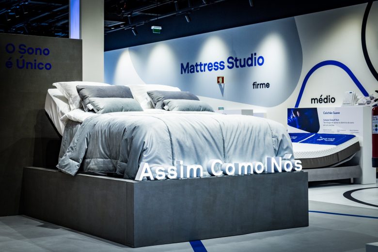 Sleep 8 床墊睡眠店鋪”藍(lán)色科技風(fēng)格“室內(nèi)零售空間創(chuàng)新設(shè)計