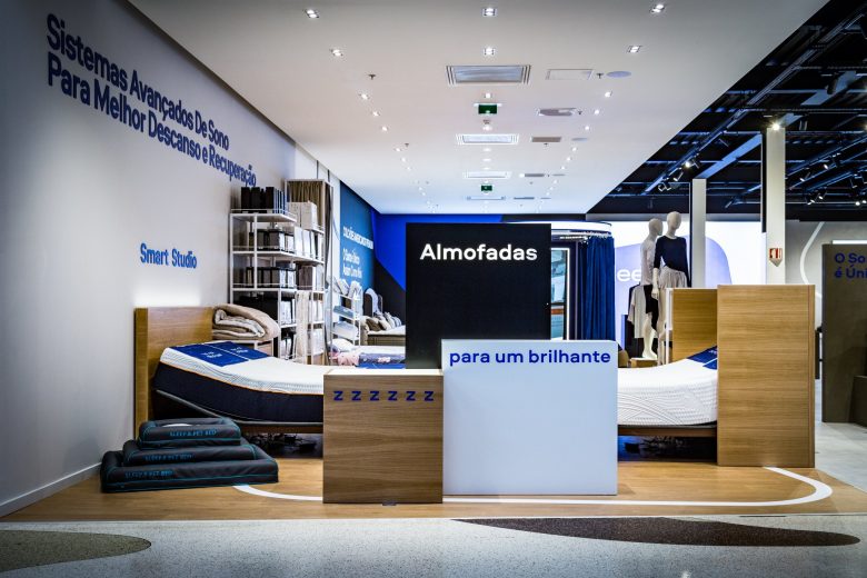 Sleep 8 床墊睡眠店鋪”藍(lán)色科技風(fēng)格“室內(nèi)零售空間創(chuàng)新設(shè)計