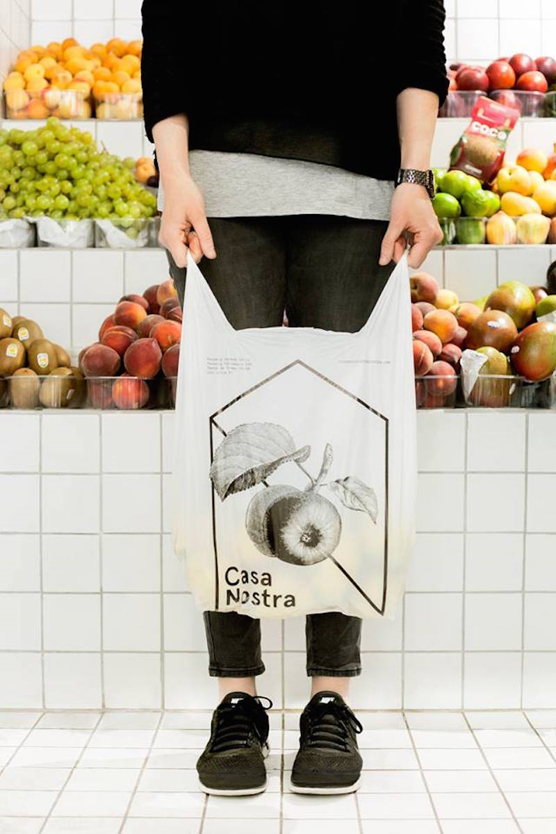 巴塞羅那Casa Nostra水果店店鋪空間設計“白色瓷磚”風格