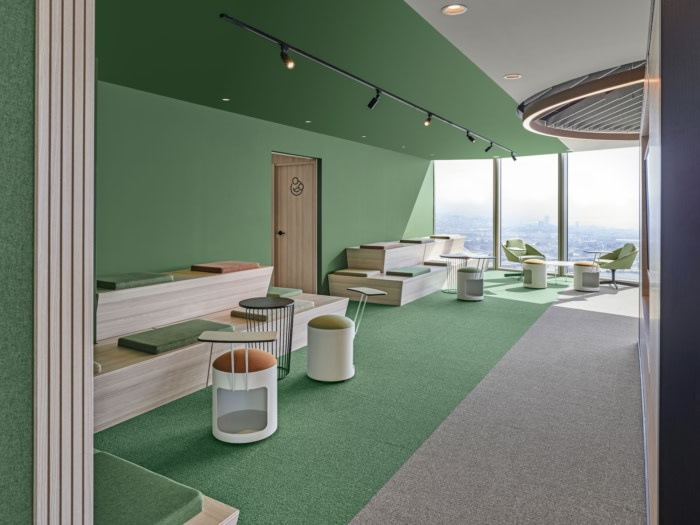 施耐德電氣辦公室室內空間設計，良好的開放辦公環境與隔音設計