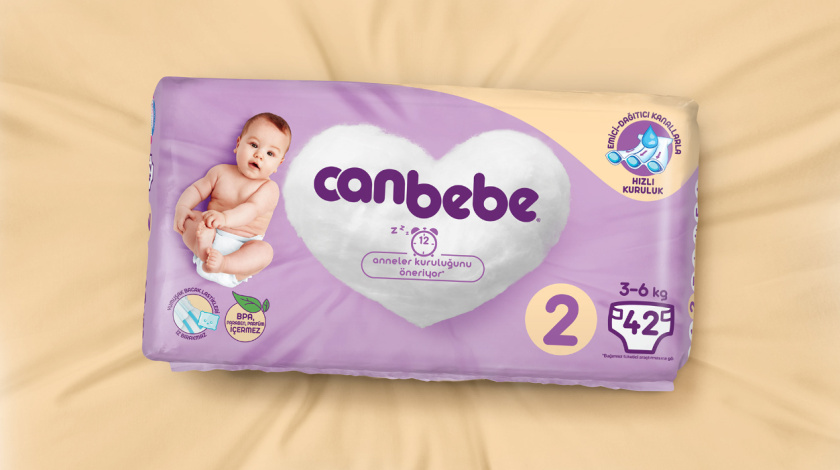 Canbebe 坎貝嬰兒尿布包裝設計，一團心形的棉花圖案+嬰兒照片