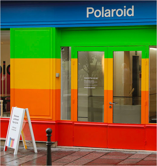 寶麗來相機(jī)公布統(tǒng)一的品牌命名與logo設(shè)計——帶有5個色條的設(shè)計