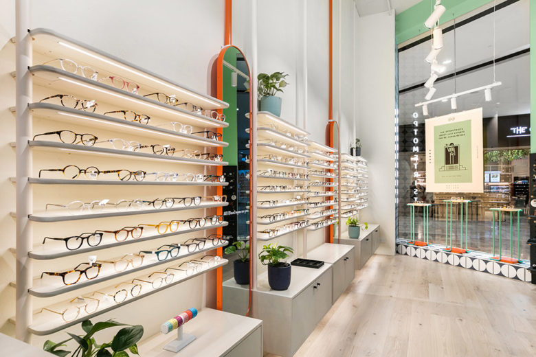 BN眼鏡店店鋪空間設計，方便容納與管理眾多產品sku