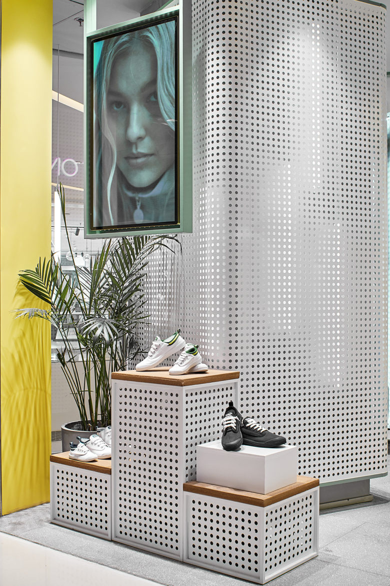 volley 休閑運(yùn)動(dòng)鞋專賣(mài)店店鋪設(shè)計(jì)，活力綠色+通透玻璃貨架設(shè)計(jì)