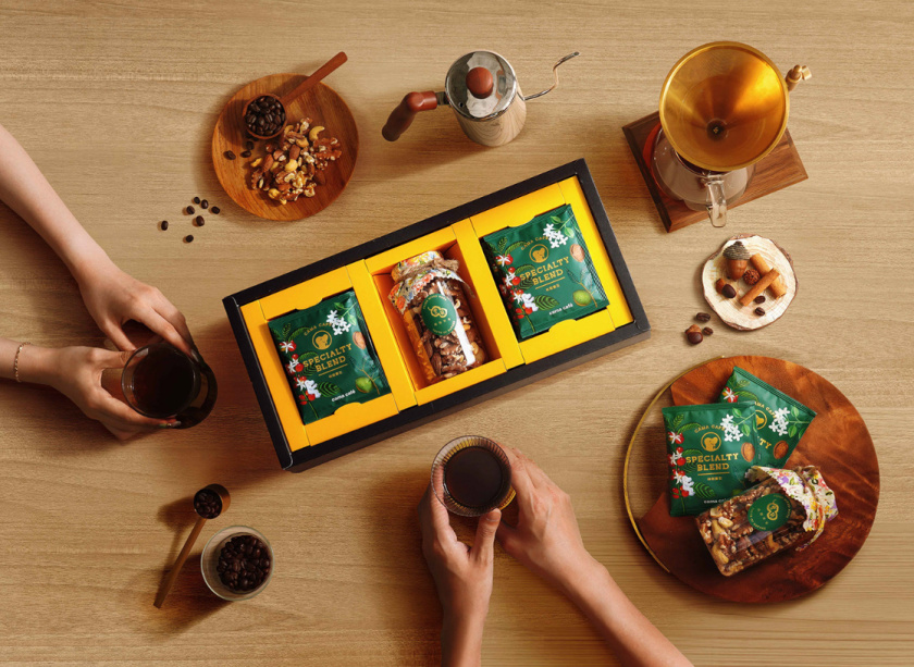 cama café 咖啡堅(jiān)果中秋團(tuán)圓禮盒包裝設(shè)計(jì)“植物草本花卉插畫”風(fēng)格