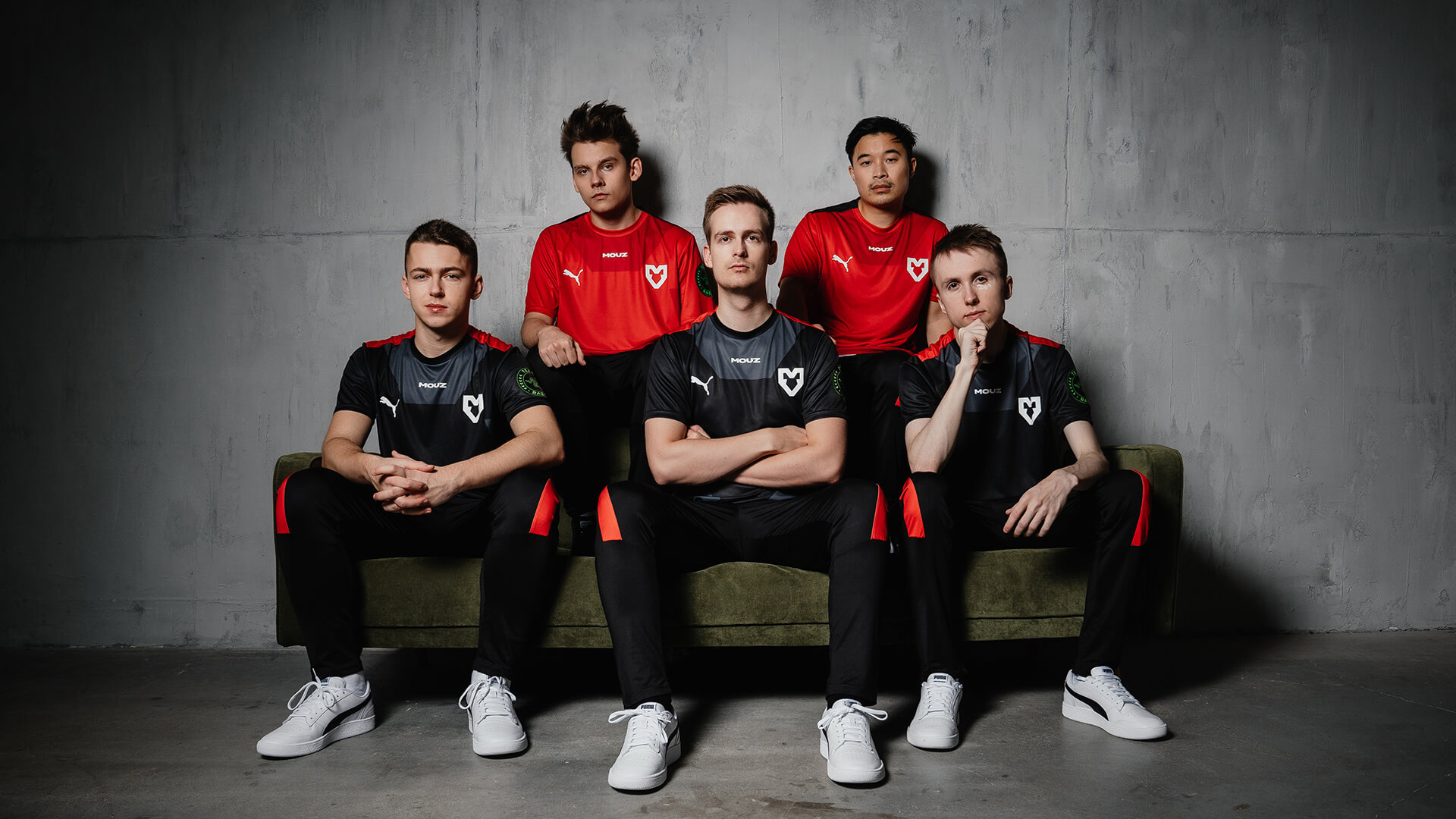 Mouz 專業電子競技組織新logo設計 “心形+“M”的老鼠外形