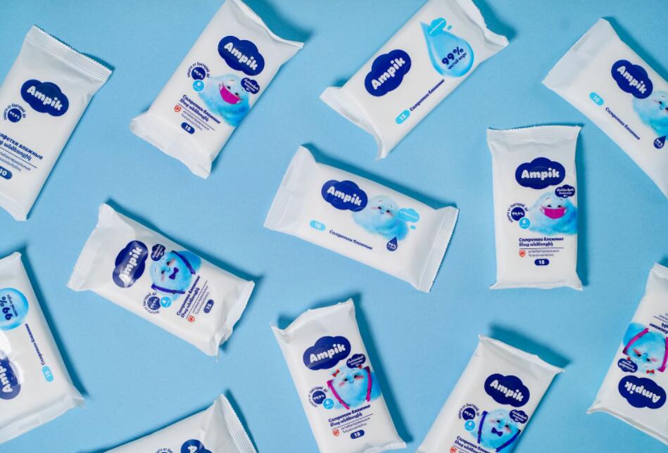 Ampik 安皮克消毒濕巾品牌命名與包裝設計，蓬松的云彩符號代表柔軟的棉花
