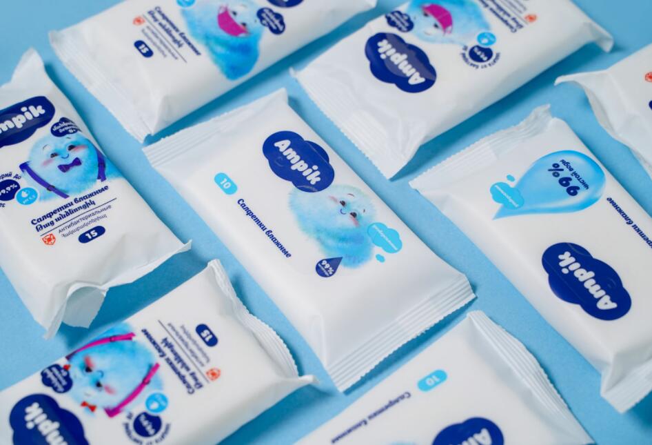 Ampik 安皮克消毒濕巾品牌命名與包裝設計，蓬松的云彩符號代表柔軟的棉花