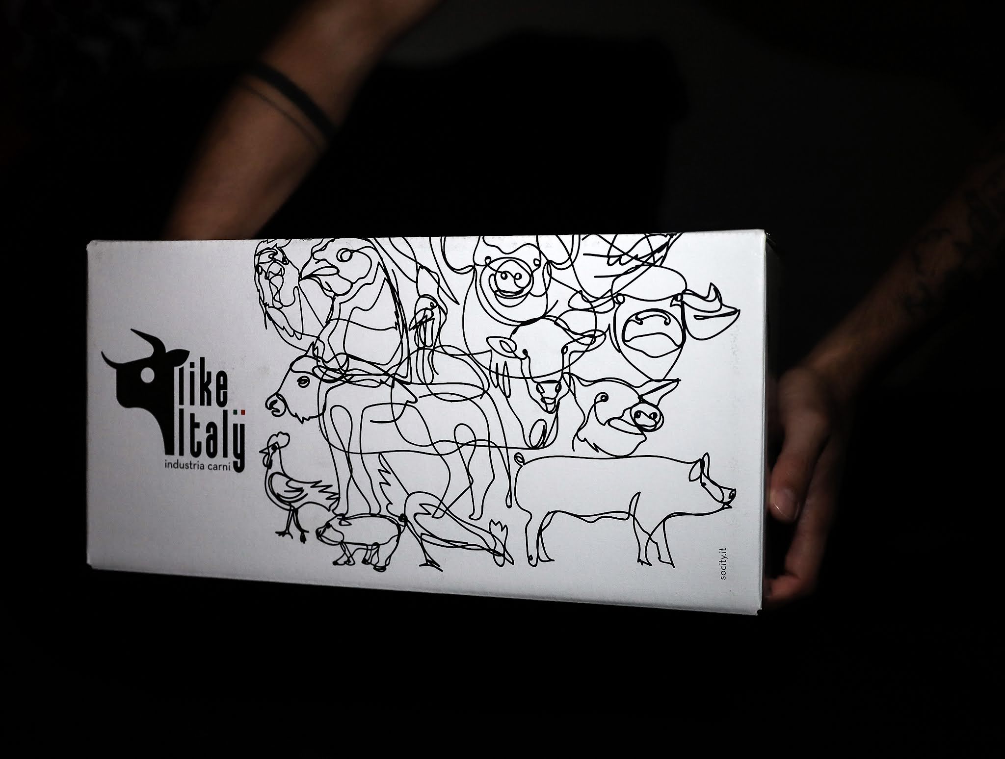 Like Italy冷鮮肉類包裝設(shè)計(jì)“黑白線條動物”元素