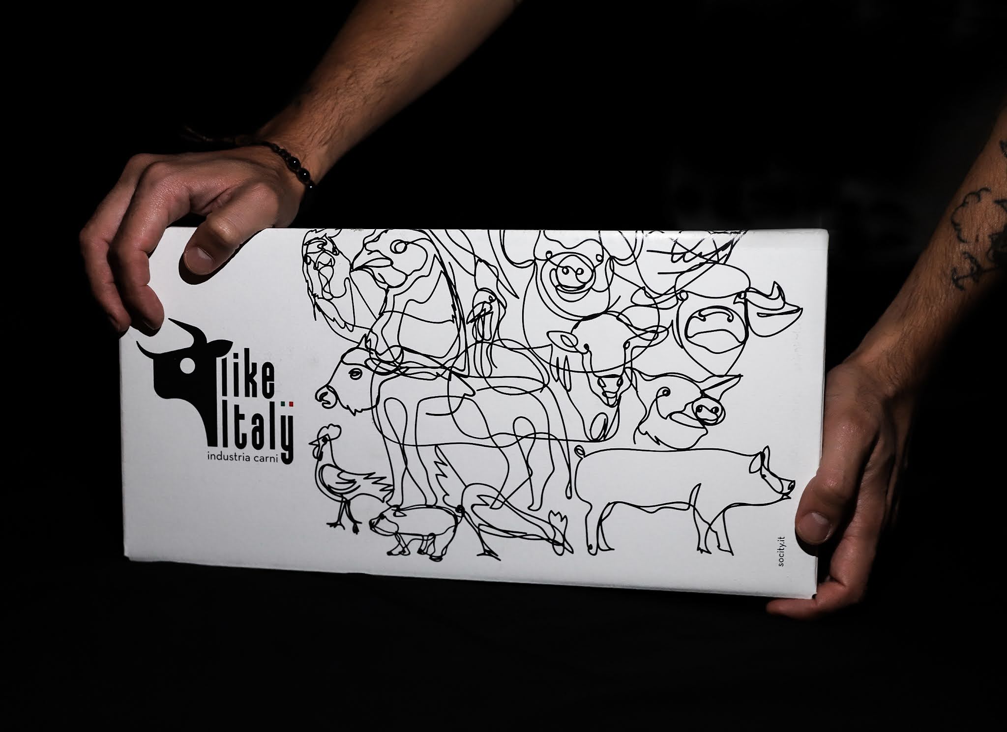 Like Italy冷鮮肉類包裝設(shè)計(jì)“黑白線條動物”元素