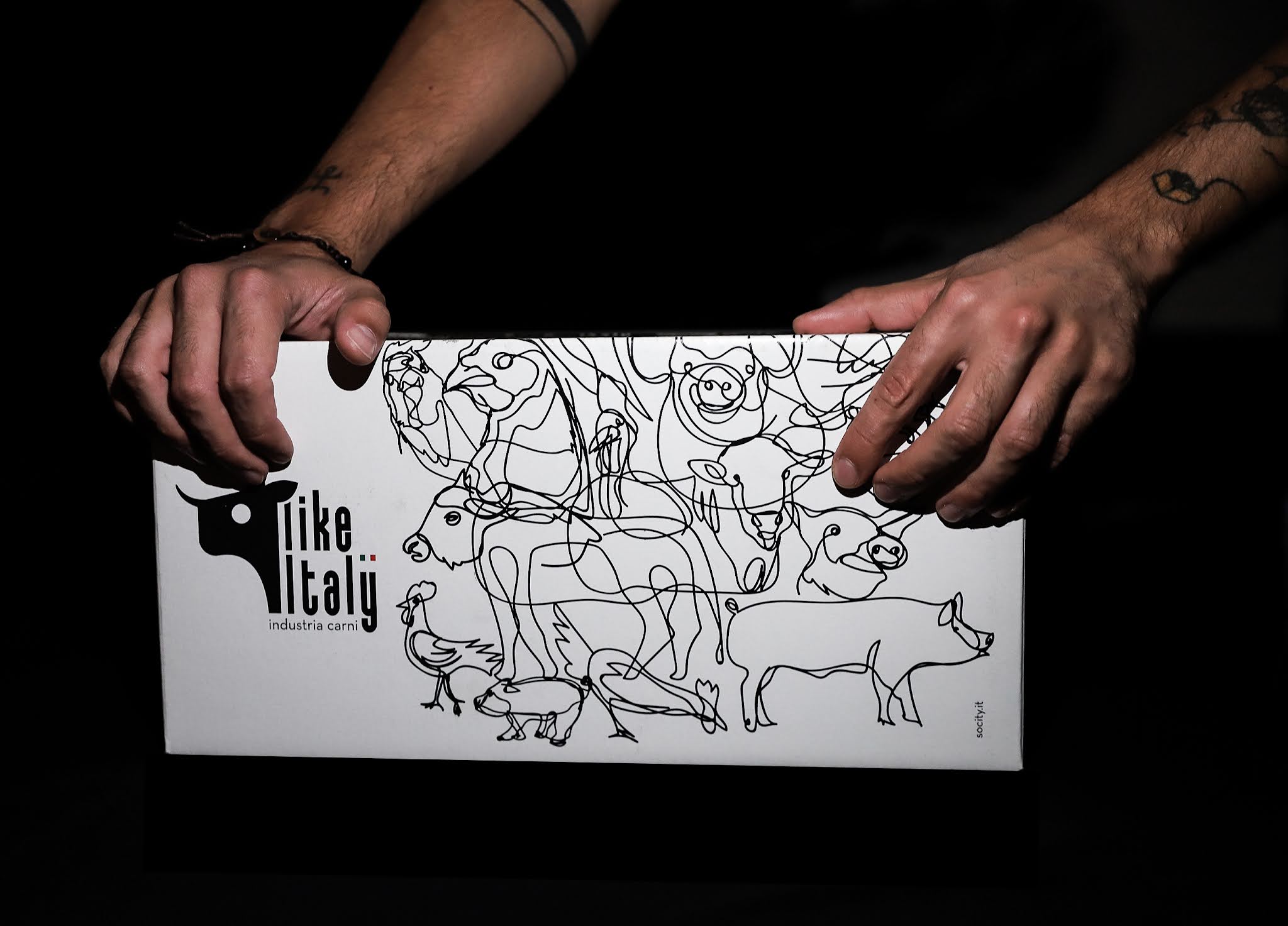 Like Italy冷鮮肉類包裝設(shè)計(jì)“黑白線條動物”元素