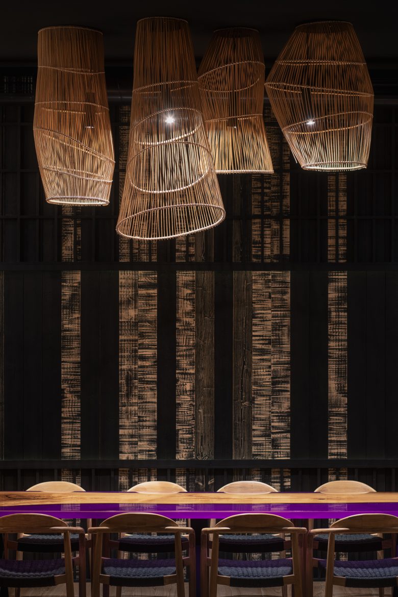 The Catch 日式酒吧餐廳空間設計“霓虹燈和漫畫”風格