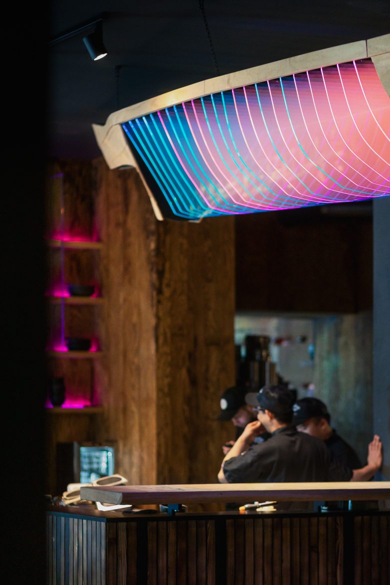 The Catch 日式酒吧餐廳空間設計“霓虹燈和漫畫”風格