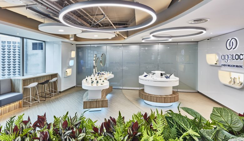 如新保健品新加坡體驗(yàn)中心展廳空間設(shè)計(jì)，以科技和互動(dòng)元素使品牌栩栩如生