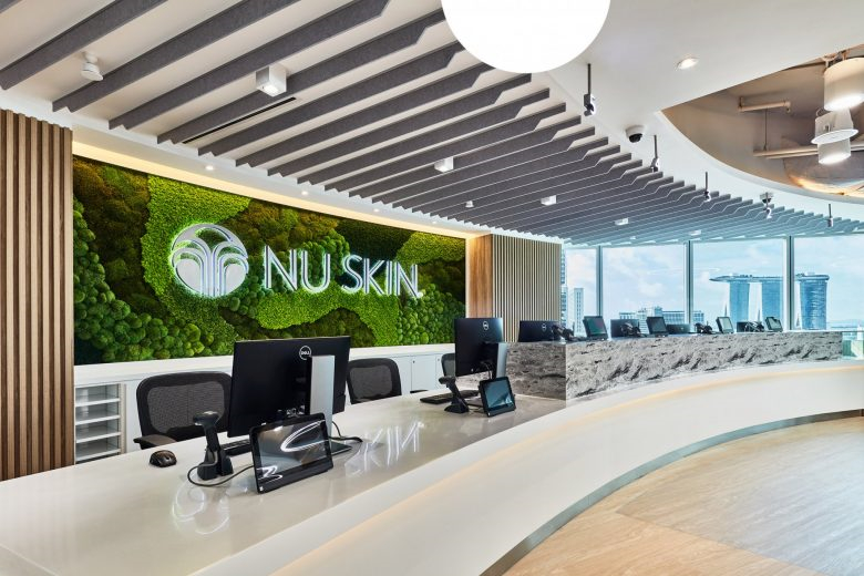 如新保健品新加坡體驗(yàn)中心展廳空間設(shè)計(jì)，以科技和互動(dòng)元素使品牌栩栩如生