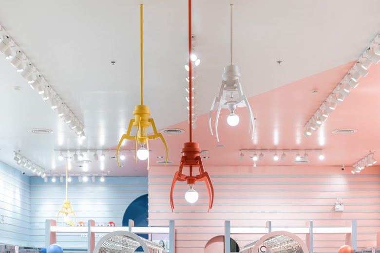 Matchbox時尚潮流服飾商店店鋪空間設計，90年代街機游戲風格