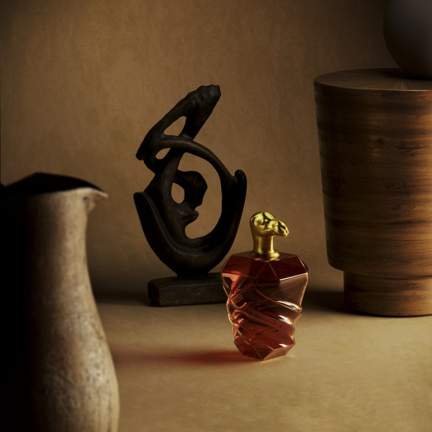 3D香水瓶型瓶蓋設計