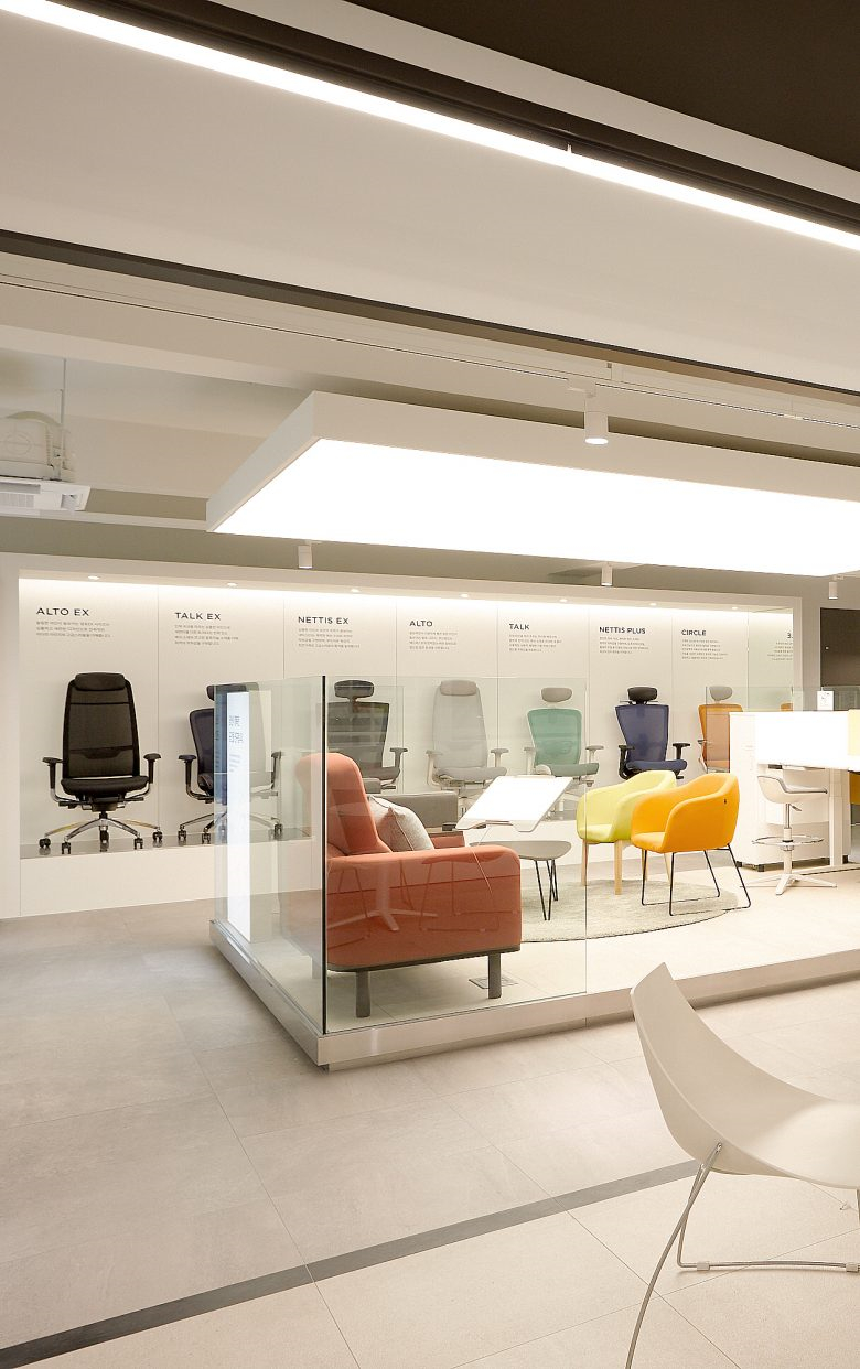 鼓勵新想法和品牌沉浸感的 Koas 辦公家具陳列空間設計