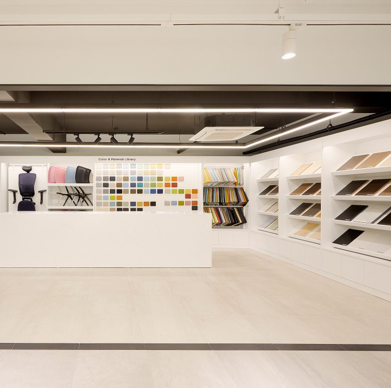 鼓勵新想法和品牌沉浸感的 Koas 辦公家具陳列空間設計