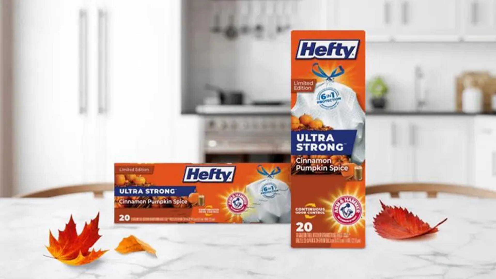 Hefty南瓜香味垃圾袋包裝設(shè)計，藍(lán)色與橙色的強(qiáng)對比醒目設(shè)計