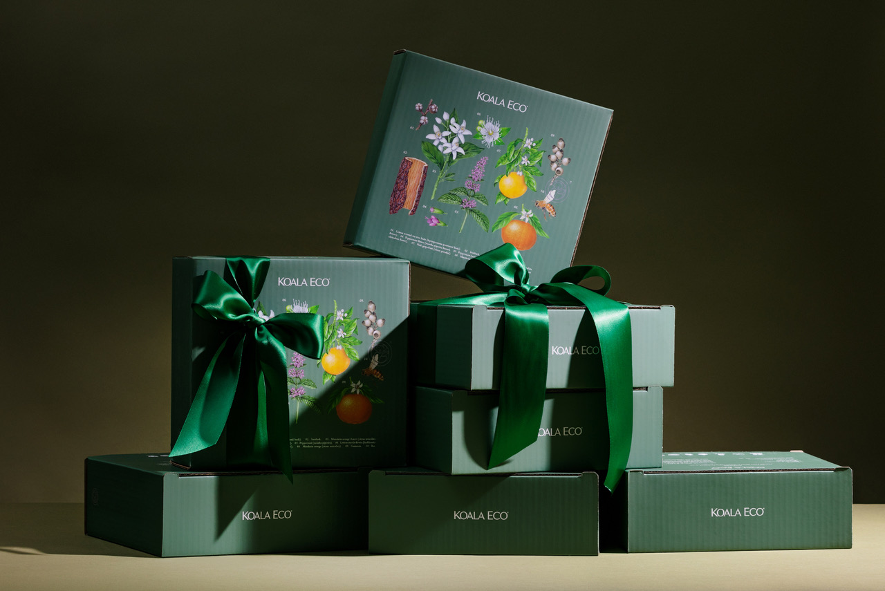 koala 植物精油綠色禮盒包裝設計，自然精致的植物花卉昆蟲插畫