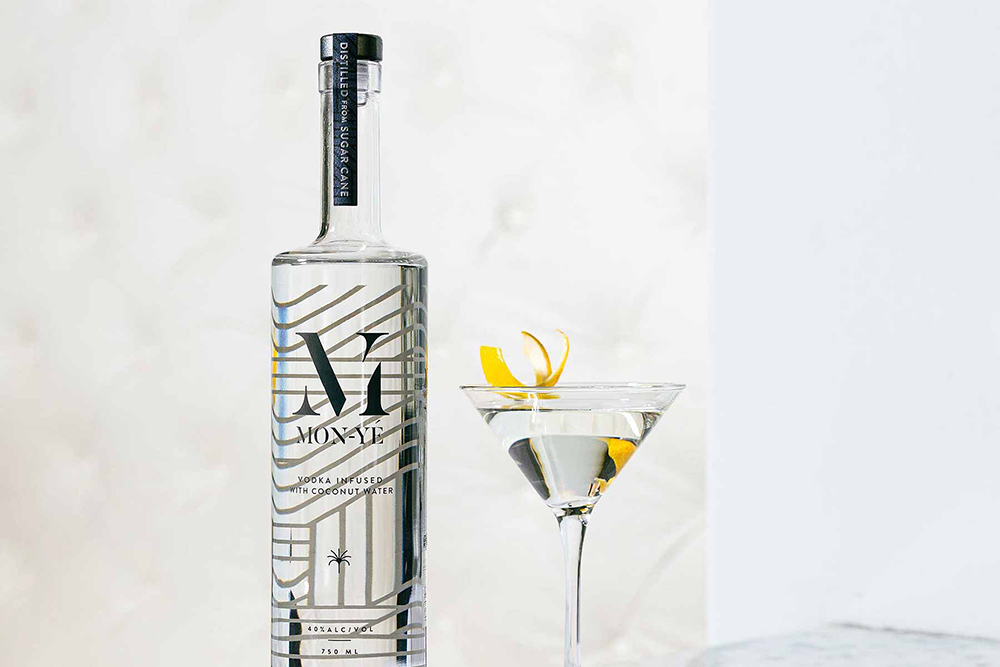 MON-YéVodka西非伏特加酒水包裝設(shè)計(jì)，紡織品團(tuán)案+MV品牌logo設(shè)計(jì)