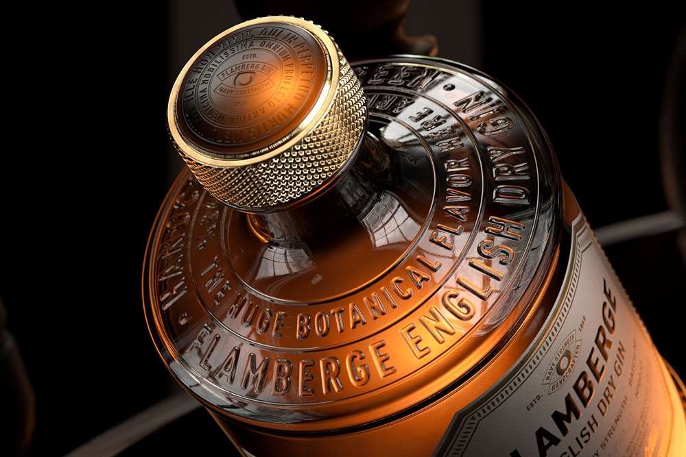 高端風格Flamberg 杜松子酒藥酒包裝設計禮盒設計，包含35種植物