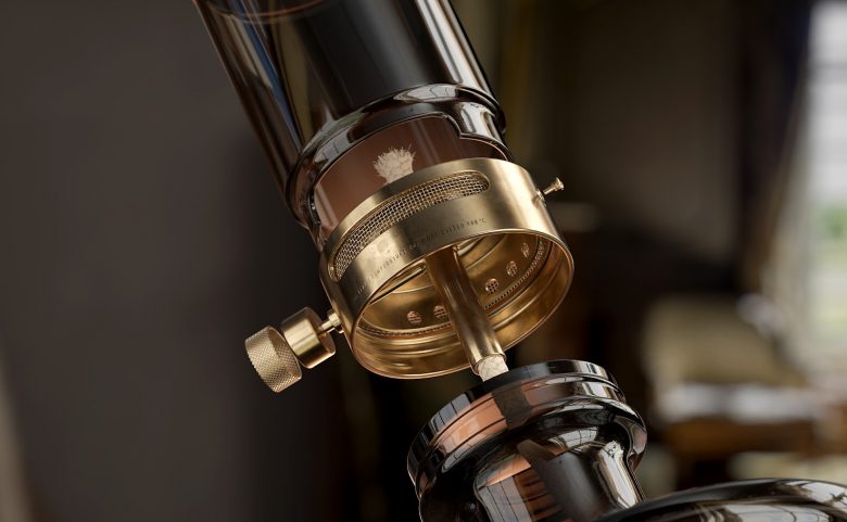 高端風格Flamberg 杜松子酒藥酒包裝設計禮盒設計，包含35種植物