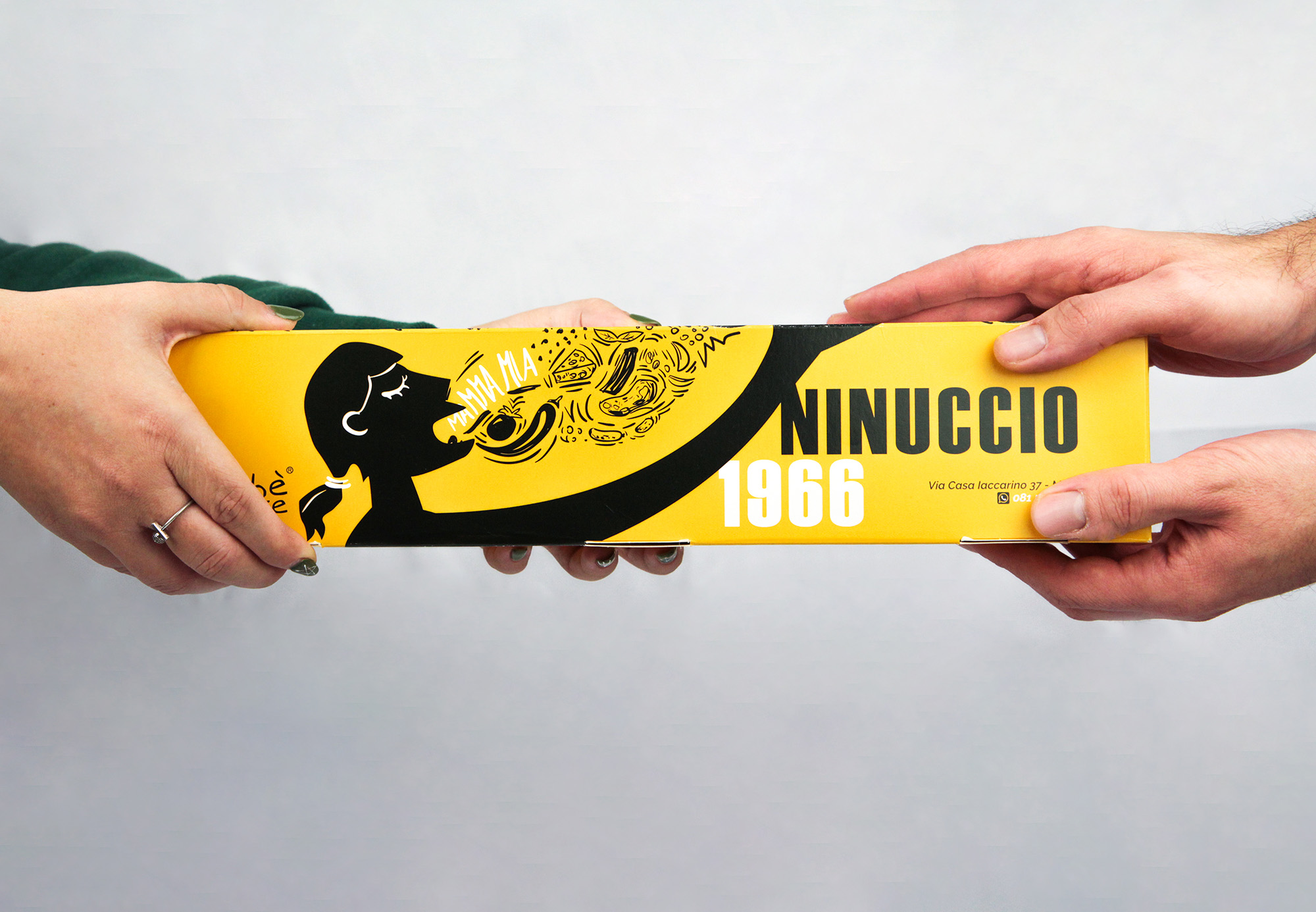 crocchè休閑食品創意包裝設計，張開的手與嘴巴插畫