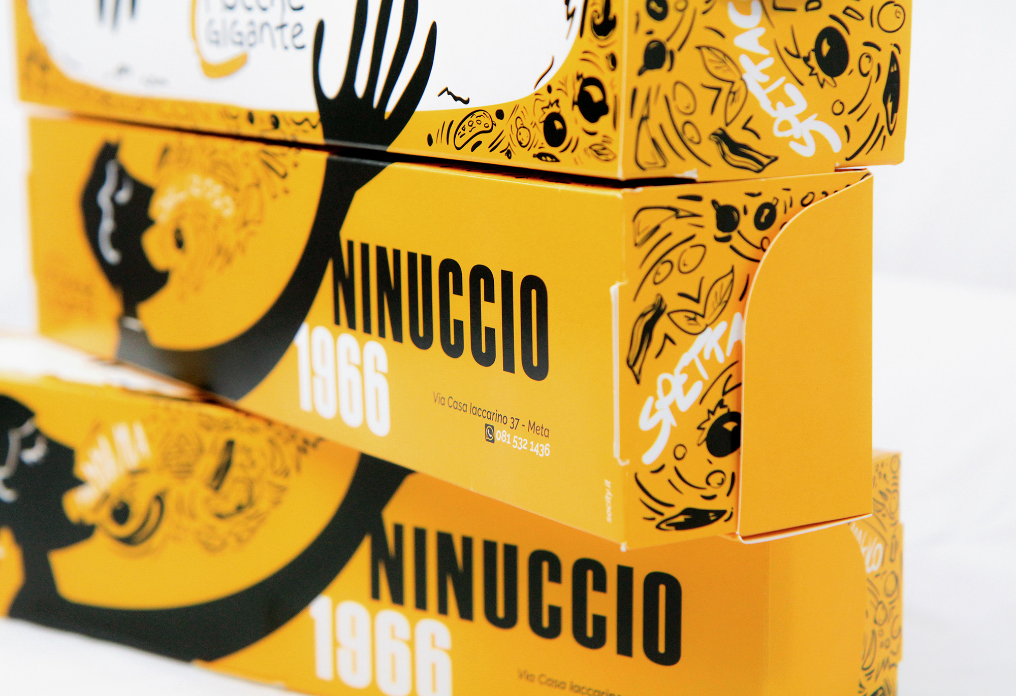 crocchè休閑食品創意包裝設計，張開的手與嘴巴插畫