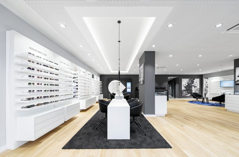 KIND 光學(xué)眼鏡和聲學(xué)聽(tīng)力產(chǎn)品專賣店店鋪空間si設(shè)計(jì)，黑白輕松風(fēng)格