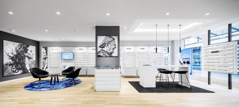 KIND 光學(xué)眼鏡和聲學(xué)聽(tīng)力產(chǎn)品專賣店店鋪空間si設(shè)計(jì)，黑白輕松風(fēng)格