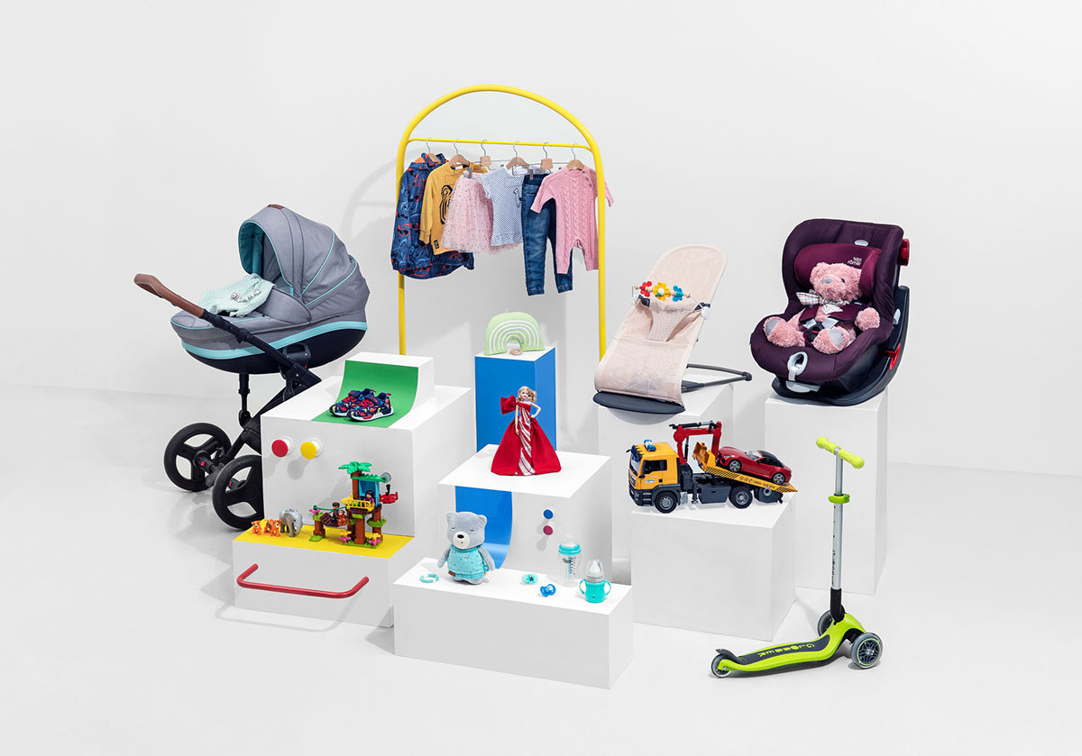 Baby City 嬰兒城嬰兒用品品牌vi設計，首尾相連的卡通人物視覺