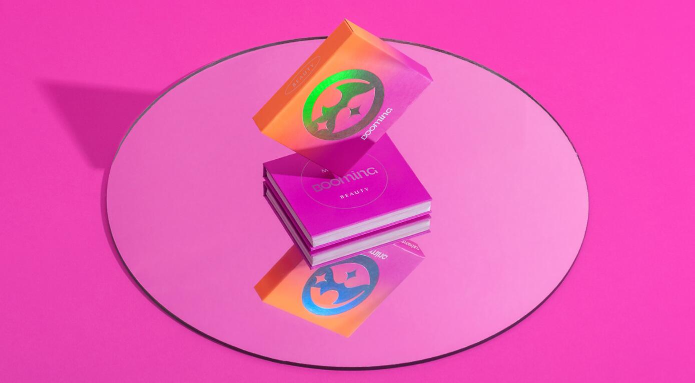 BOOMING 彩妝化妝品包裝設計，“粉金漸變色”金屬箔和閃光裝飾設計